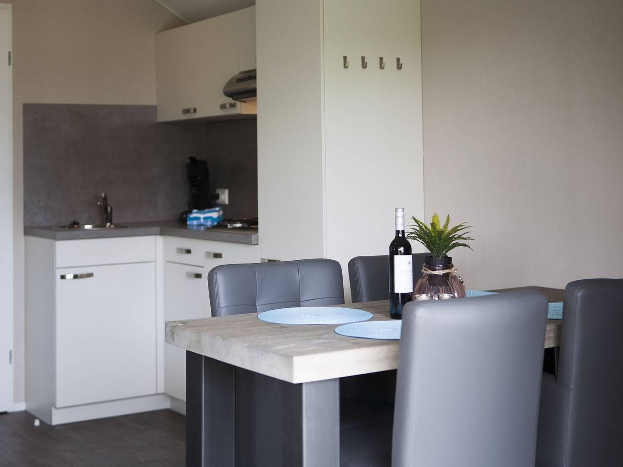 Comfortable chalet with veranda, in a holiday park near the beautiful Veluwe in Veluwe