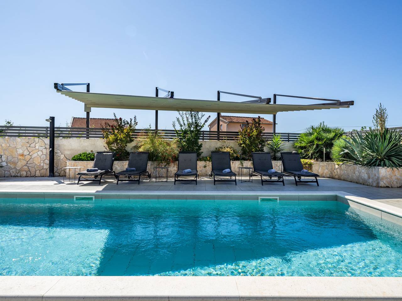 Carmen in Raslina, Šibenik-Knin