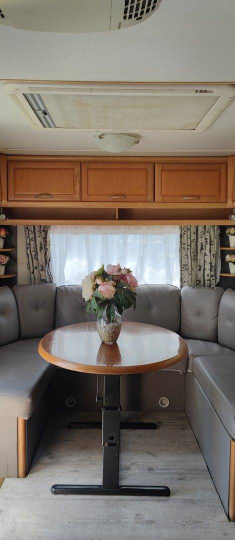 Caravane pour 2 personnes, avec terrasse, animaux acceptés dans L'Aubrac - 4