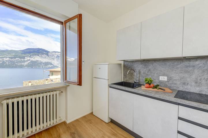 Ferienwohnung für 5 Personen, mit Seeblick und Terrasse in Brenzone - 3