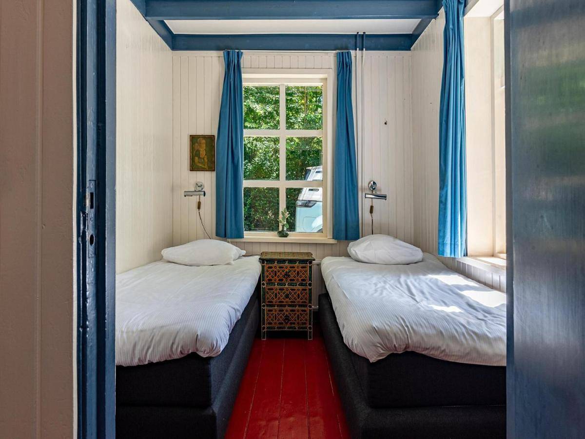 Five-Bedroom Holiday Home in Vrouwenpolder, Walcheren