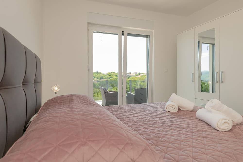 4 bedroom stunning home in Grubine in Imotski, Makarska Riviera