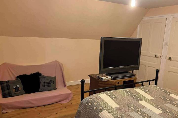 Gîte pour 4 personnes, avec terrasse et jardin, animaux acceptés à Saint-Cyr-les-Champagnes - 4