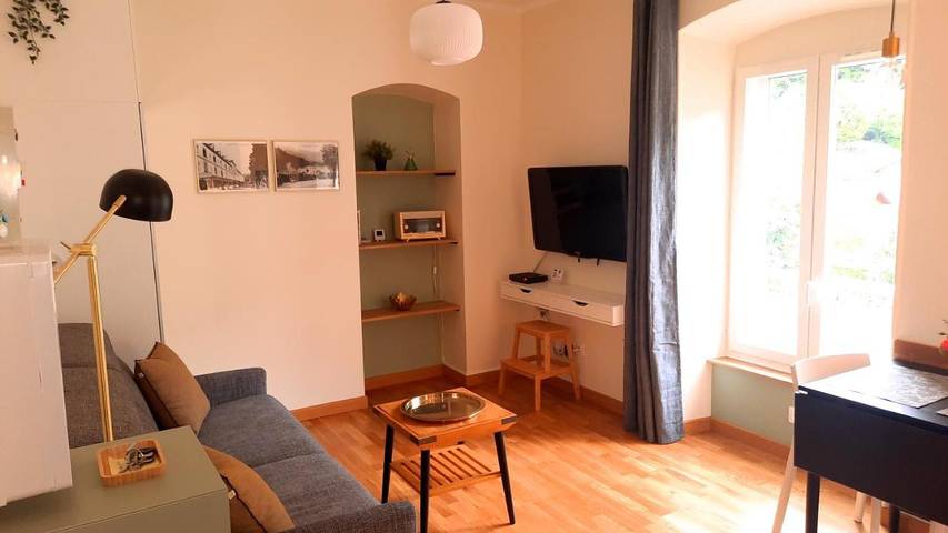 Appartement de vacances pour 2 personnes, avec piscine ainsi que jardin et vue