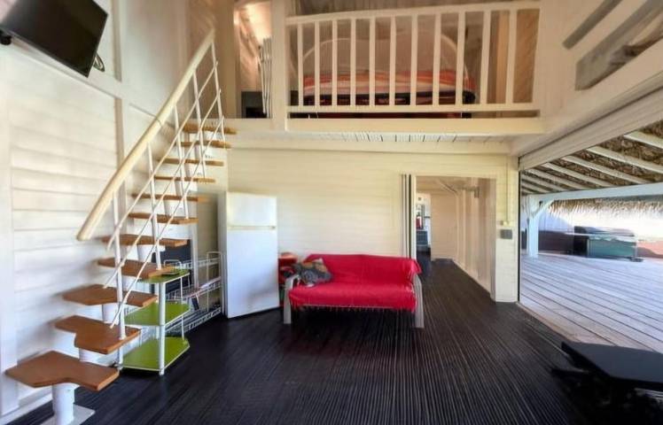 Gîte pour 3 personnes, avec vue sur le lac et piscine ainsi que terrasse et vue à Le François - 4