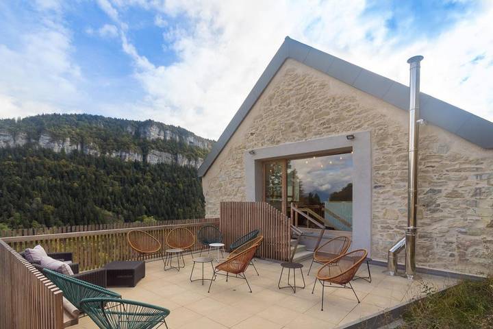 Hôtel pour 6 personnes, avec jardin à Engins