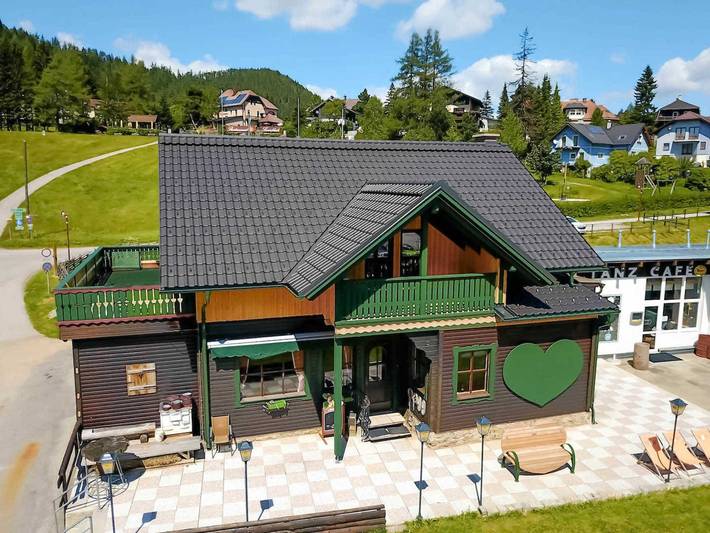 Ferienwohnung für 6 Personen, mit Balkon und Terrasse sowie Ausblick in Wiener Alpen in Niederösterreich
