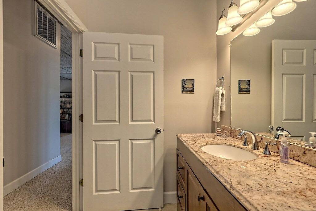 Lake Chatuge Bungalow Hideaway in Chattahoochee National Forest