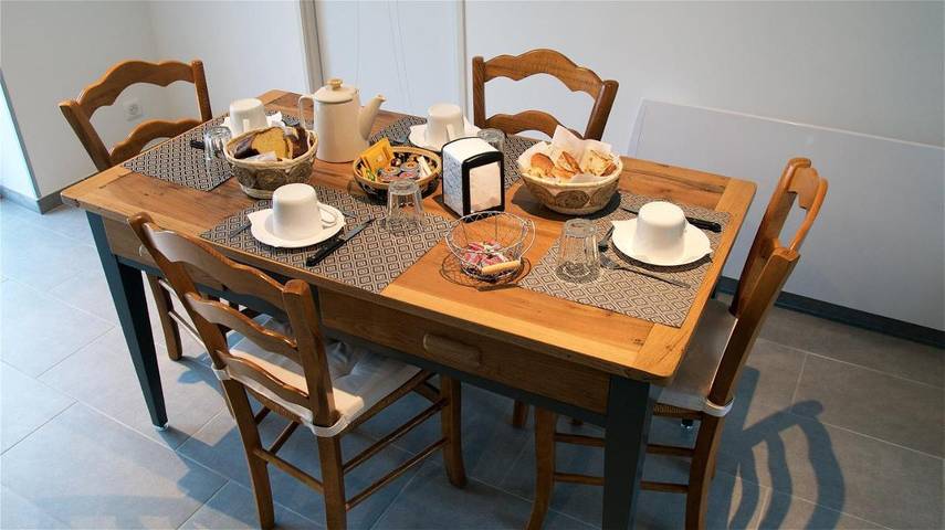 Maison de campagne pour 8 personnes, avec jardin ainsi que piscine et vue à Vic-le-Comte - 2