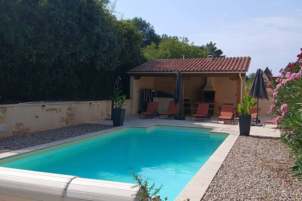 Villa 3ch, climatisée,piscine chauffée,pool house.... in Sarlat-la-Canéda, Périgord Noir