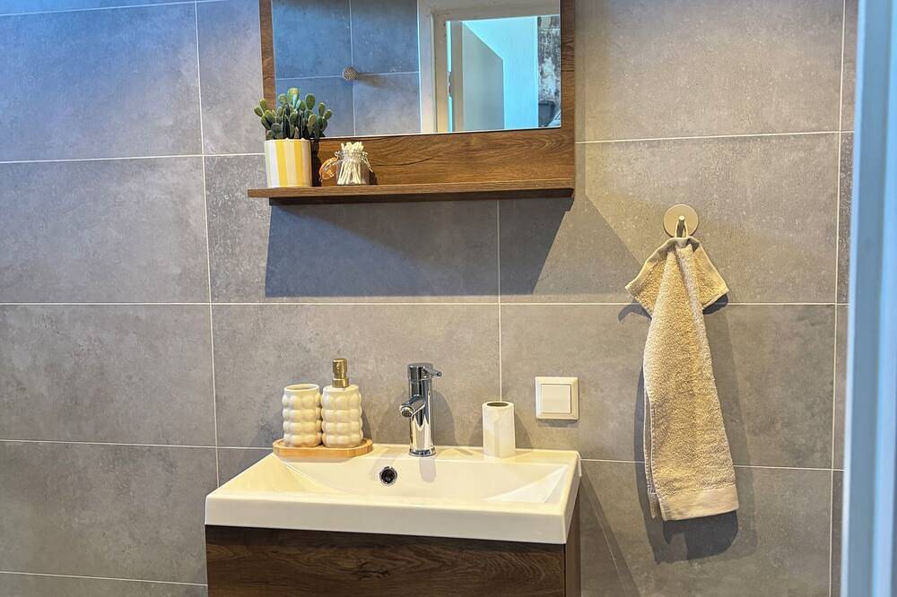 Ganze Wohnung, Beachhouse Noordwijk with private garden ☀️ Bathroom Full Renovation March 2026! in Noordwijk aan Zee, Noordwijk