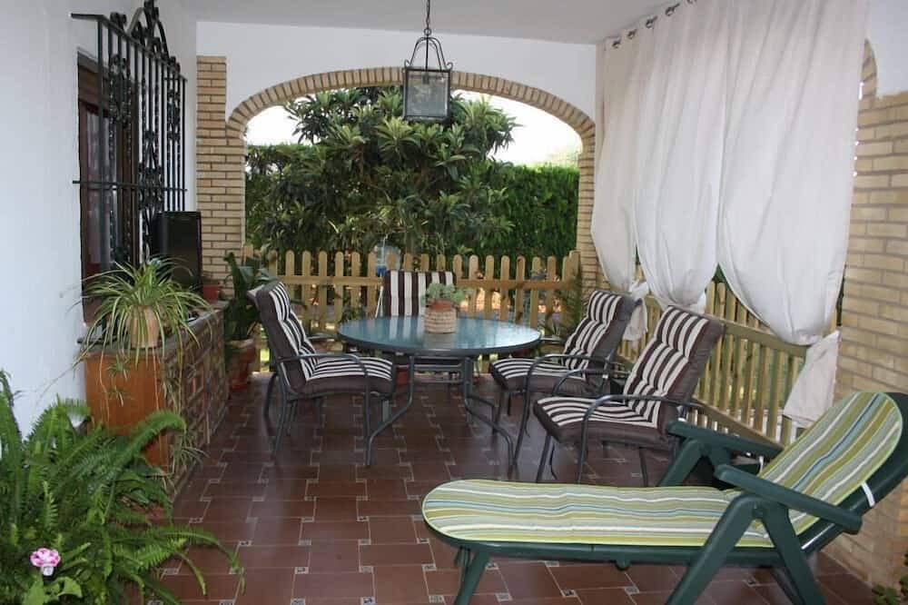 Chalet / Hütte - Sanlucar de la Mayor in Sanlúcar la Mayor, Sevilla Provinz