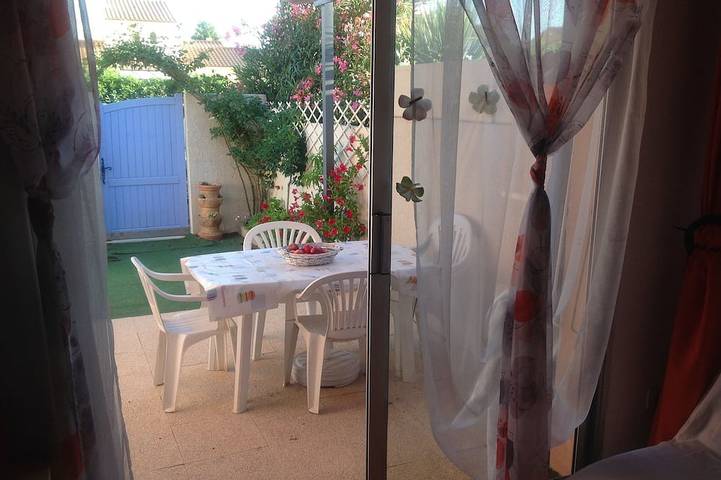 Gîte pour 4 personnes, avec piscine dans Office De Tourisme De Canet En Roussillon