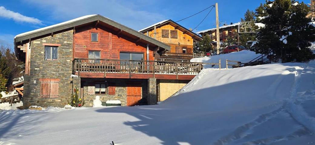 Gîte pour 6 personnes, avec vue et jardin à Eyne