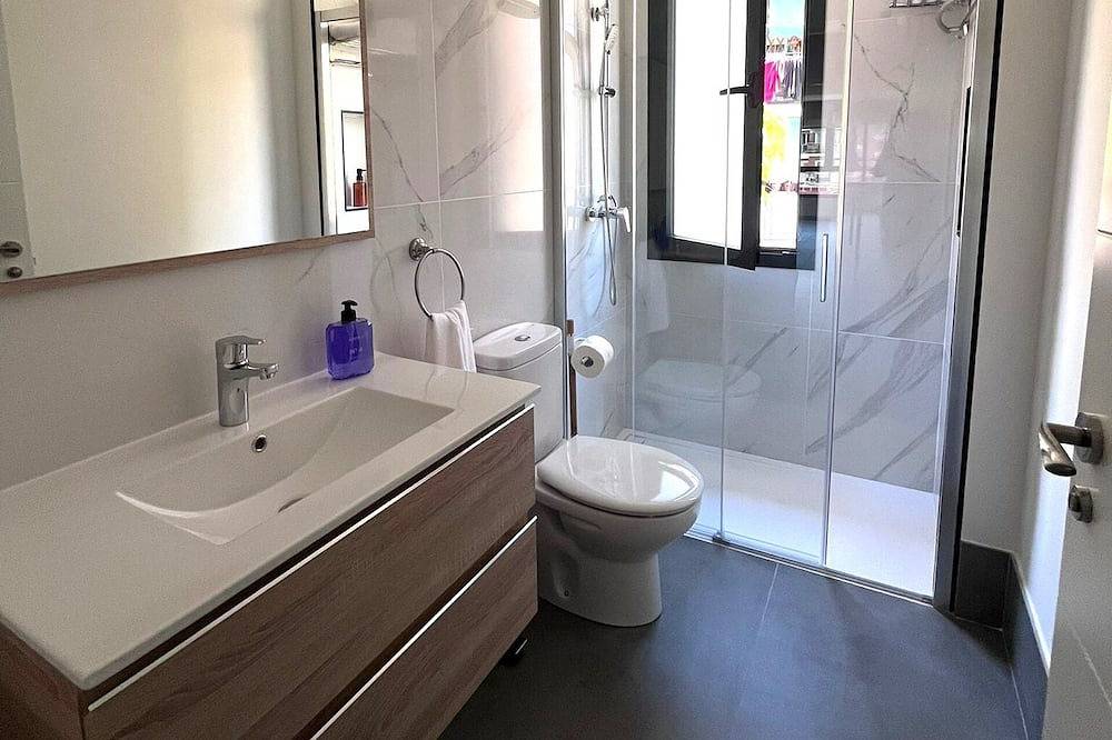 Entire apartment, Apartment The Squire. Second in Alcalá de Henares, Madrid Province