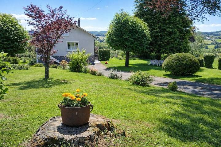 Location de vacances pour 6 personnes, avec vue à Sainte-Anne-Saint-Priest