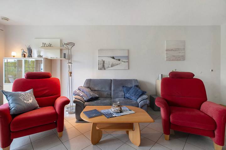 Ganze Wohnung, Ferienwohnung 'Haus Schwalbennest' mit Privatterrasse, Gemeinschaftsgarten und Wlan in Nordstrand (Gemeinde), Nordstrand