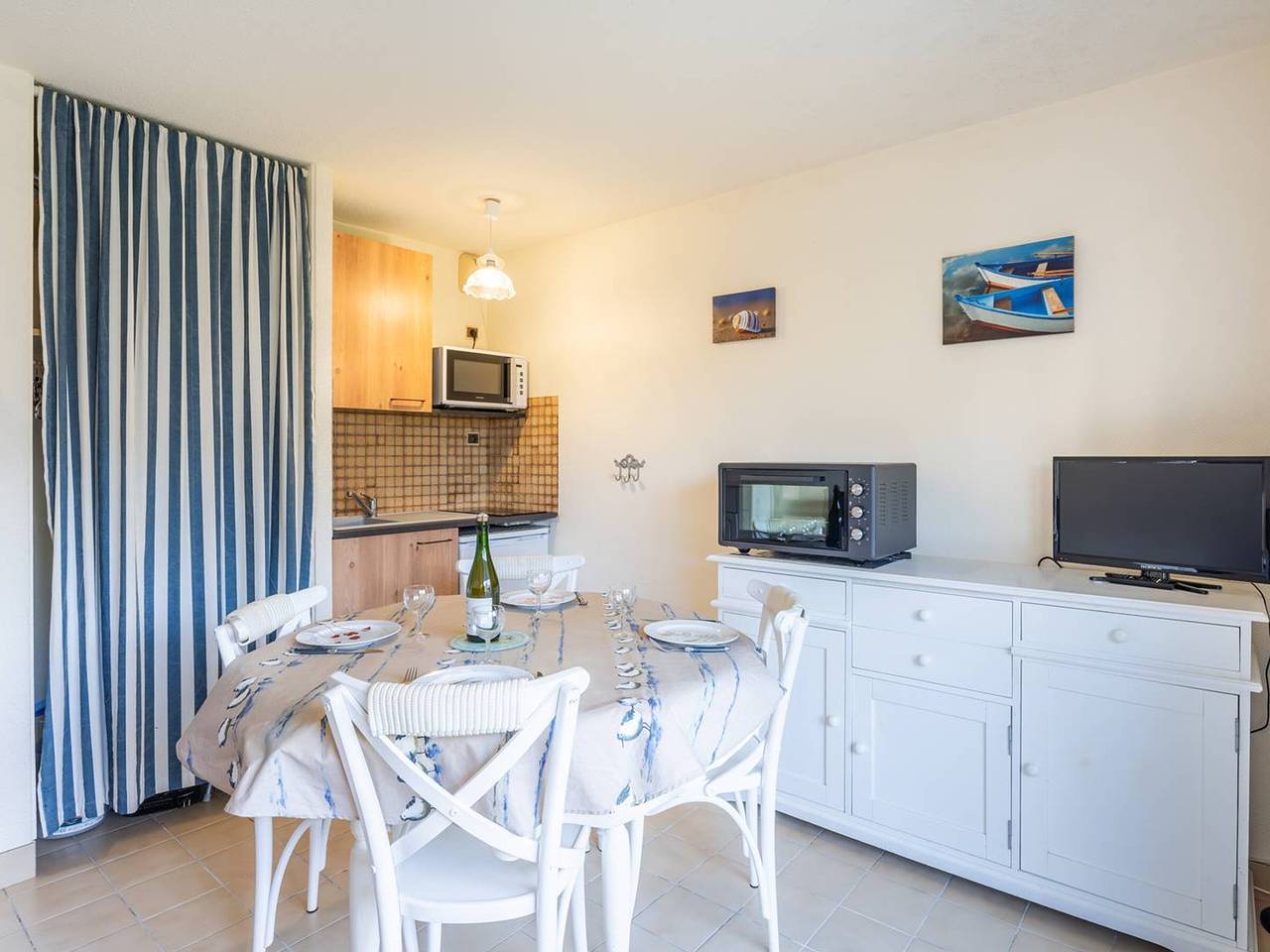 Ganze Wohnung, Gemütliche 2-Zimmer-Wohnung in Carnac, 200m vom Strand, Terrasse, Parkplatz in Carnac, Côte des Mégalithes