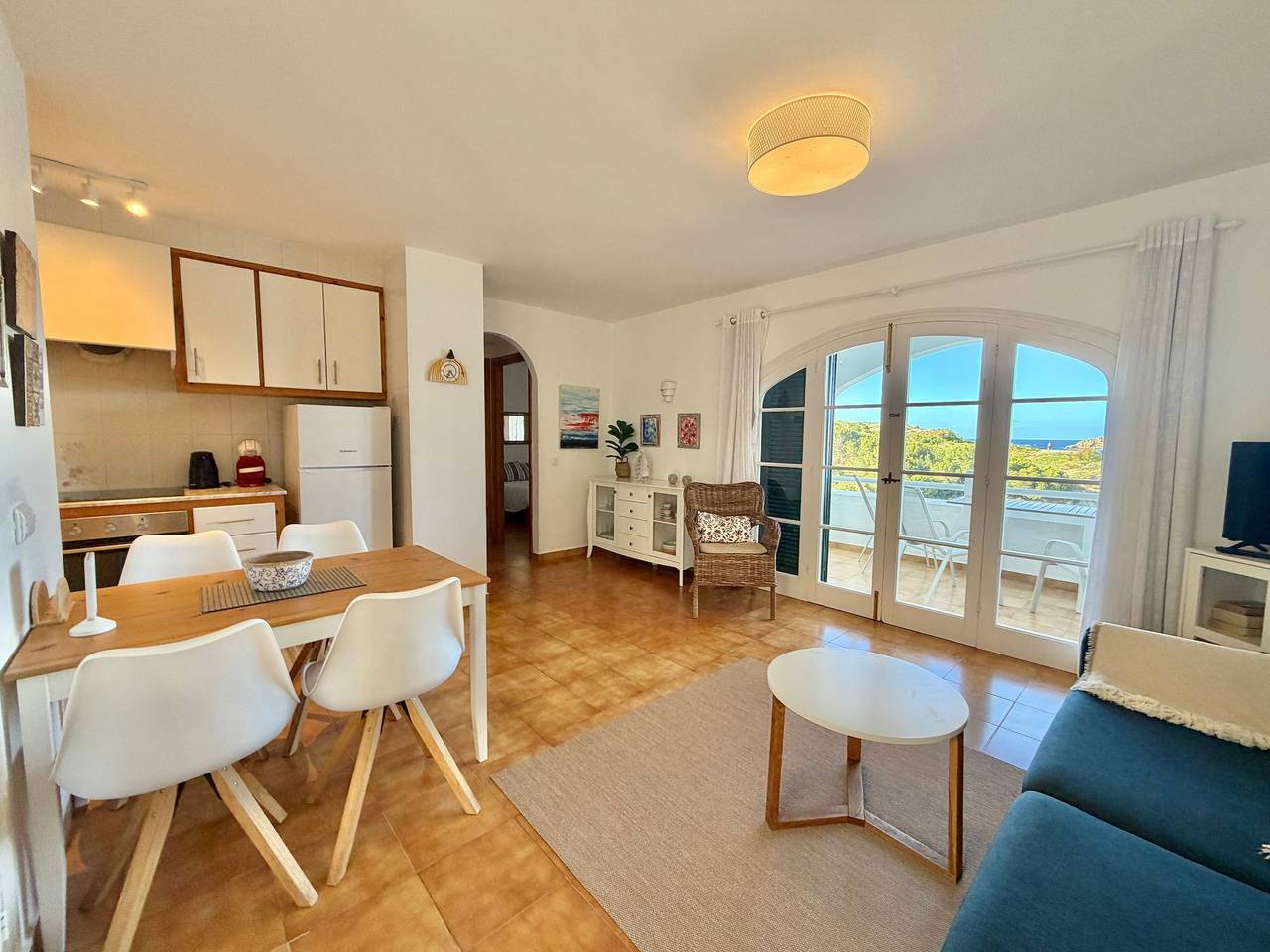 Ganze Wohnung, Wunderschönes Apartment mit Wlan, Pool, Terrasse und Meerblick in Arenal d'en Castell, Es Mercadal