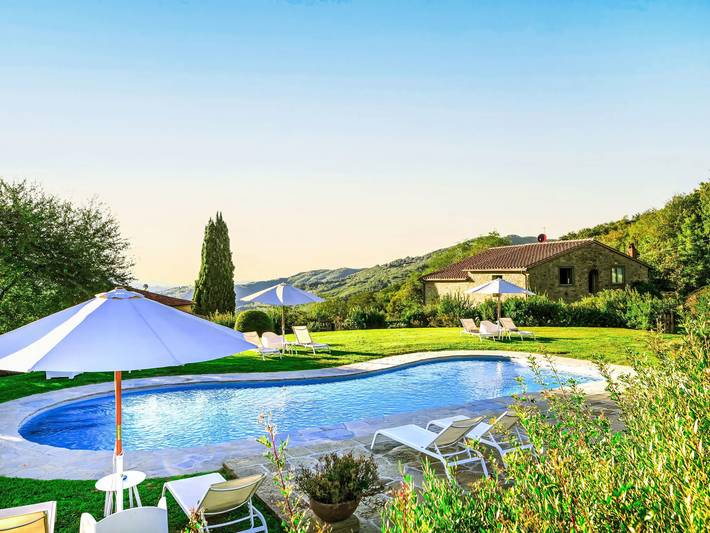 Appartamento per 12 persone, con giardino e piscina a Londa