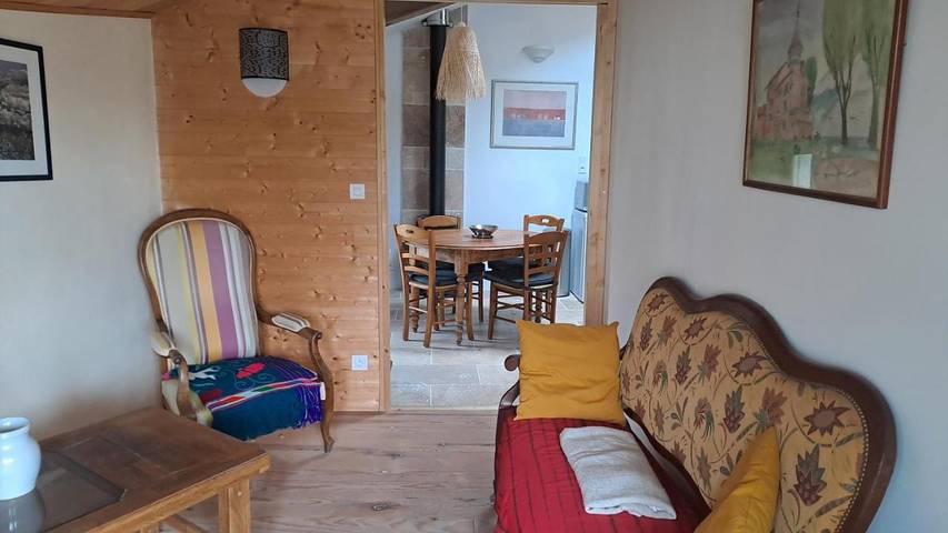 Location de vacances pour 4 personnes, avec terrasse et vue à Bozas