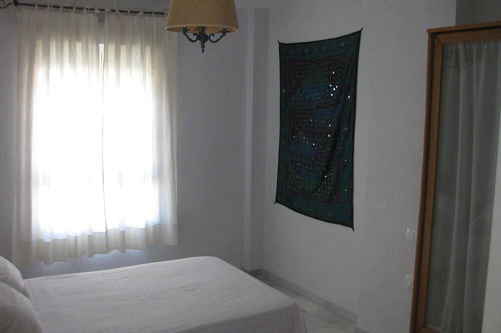 Villa with private tropical garden of 600 m².  Swimming pool and tennis in Los Pinos (Almunecar), Almuñecar