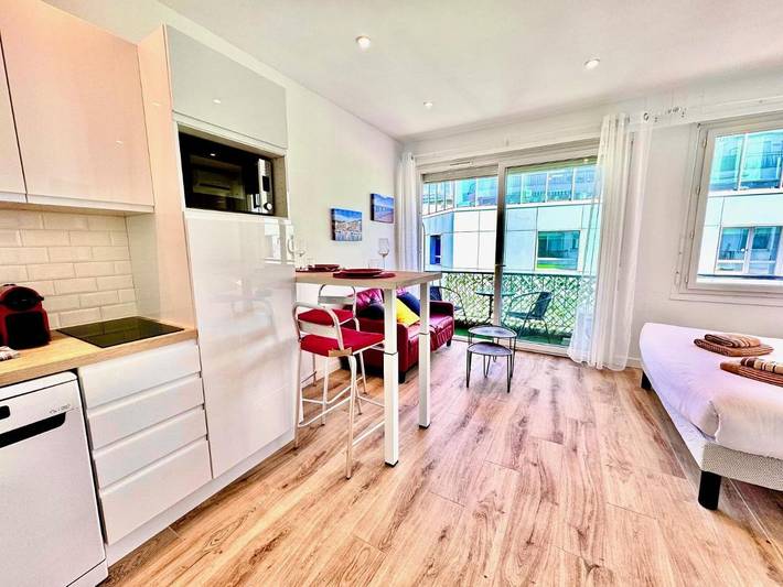 Gîte pour 2 personnes, avec balcon dans Plage Fabron Bambou Nice - 4