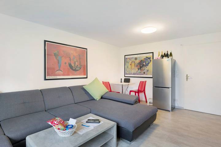 Ganze Wohnung, Neue Ferienwohnung zentrale Lage mit Wi-Fi in Stuttgart, Stuttgart Region