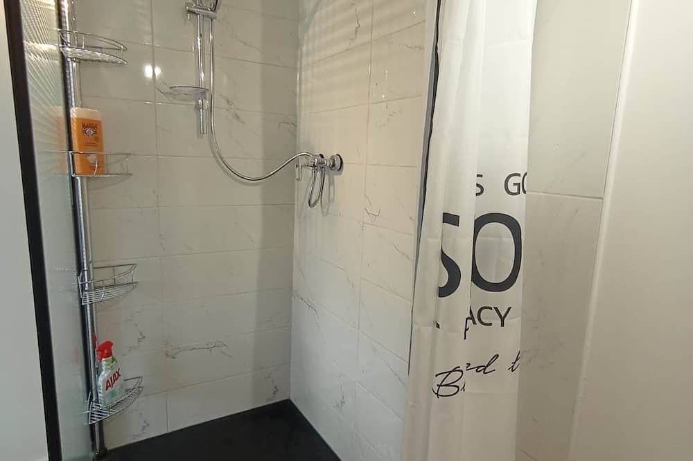 Entire apartment, Bright apartment 300m from the port in Locmiquélic, Côte des Mégalithes