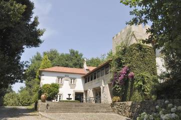 Maison de campagne pour 19 personnes, avec jardin et piscine dans Facha