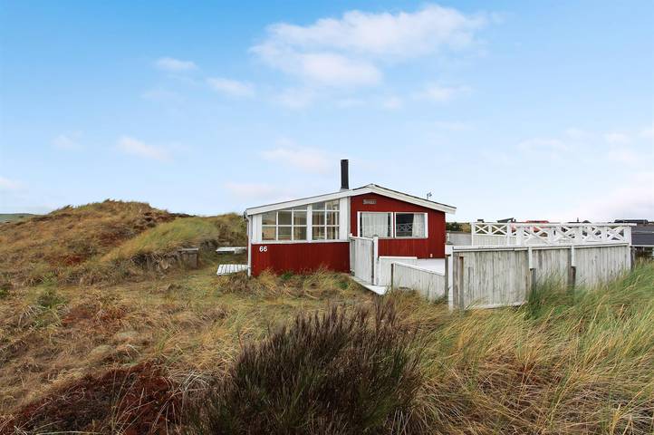 Ferieudlejning for 4 personer, med terrasse i Bjerregård