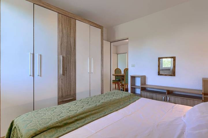 Location de vacances pour 10 personnes, avec jardin et piscine dans Petrovija - 3