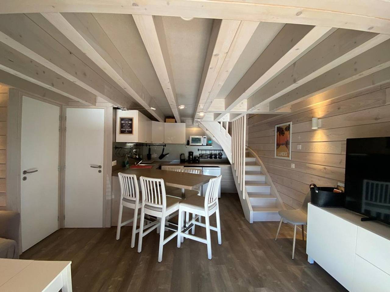 Villa Patio Rénovée avec Terrasse Couverte, Proche du Port et Centre d'Hossegor in Capbreton, Côte d’Argent