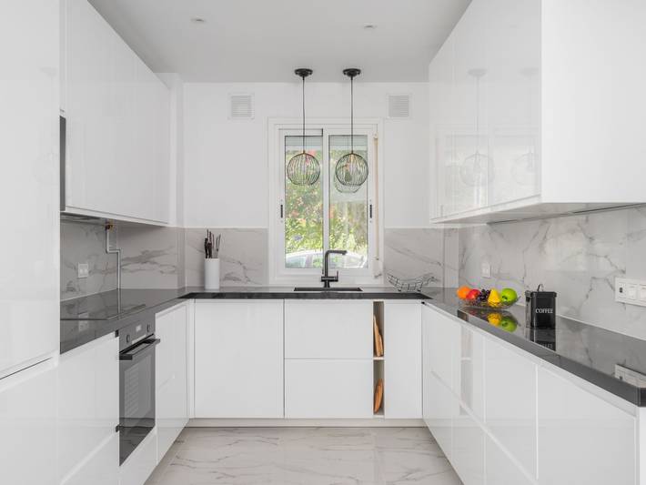 Hel lejlighed, Marbella Real in Marbella West, Marbella