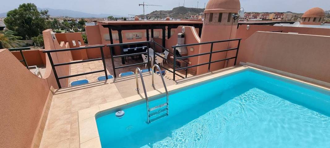 Ferienwohnung für 4 Personen, mit Balkon und Pool sowie Whirlpool