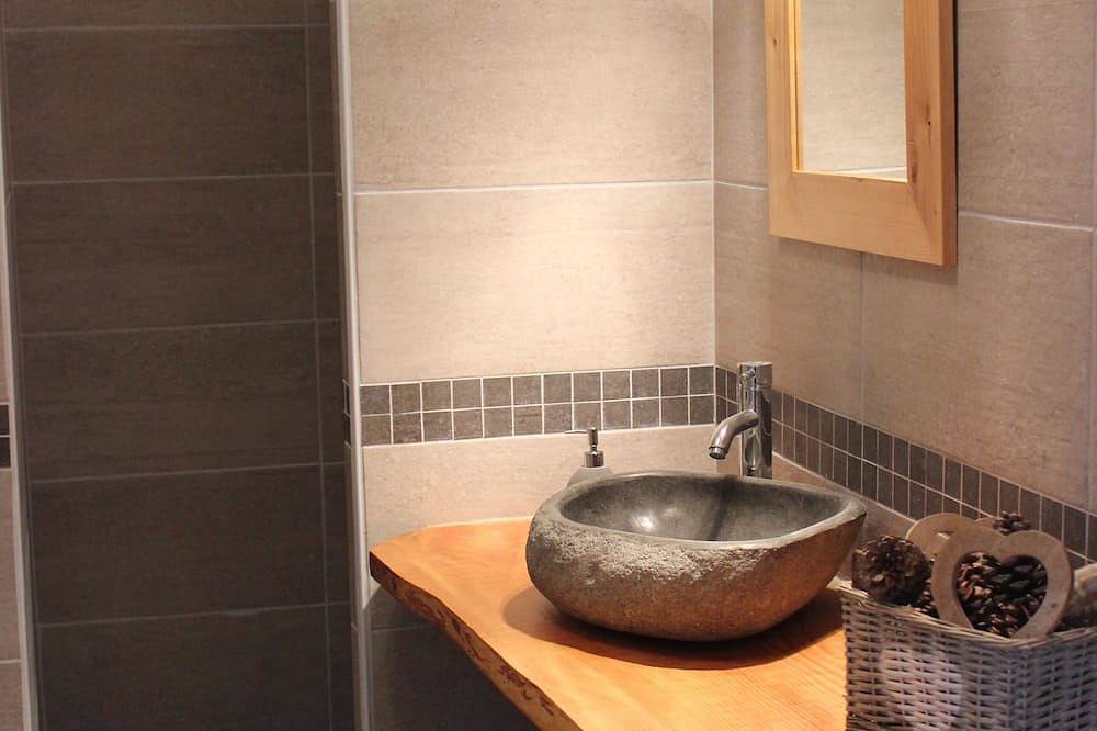 Le Clos des Vergers acondicionado casa con acceso al jacuzzi in Tarascón, Region de Arles