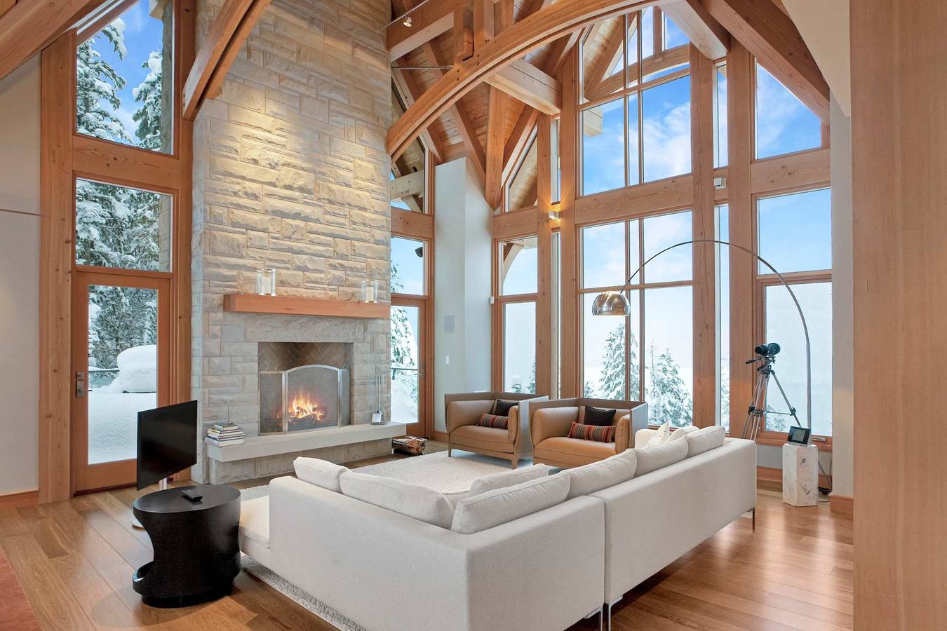 Mountain chalet w  ski-in ski-out   gondola in Whistler, Whistler Blackcomb
