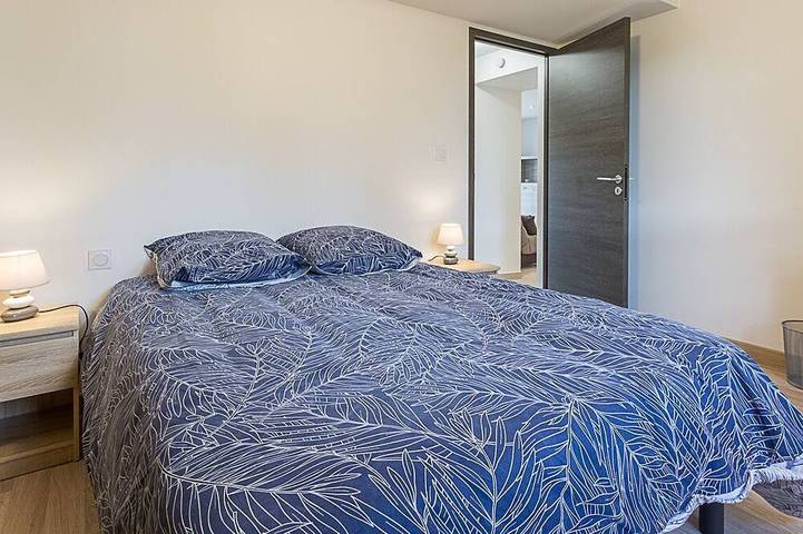 Location de vacances pour 6 personnes, avec jardin et terrasse dans La Biolle - 2