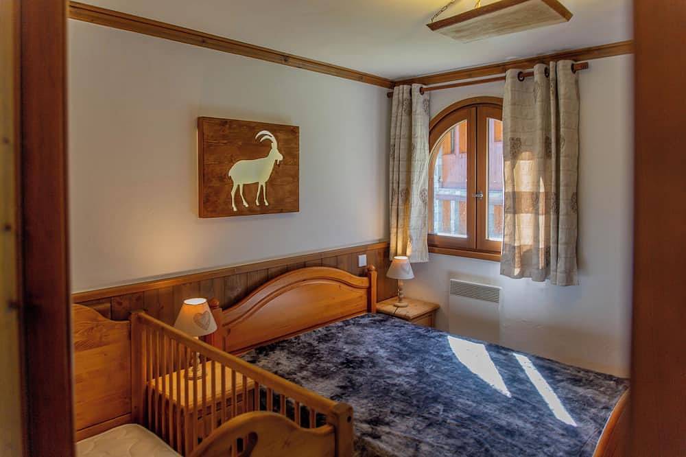 Chalet 10-12 personnes au coeur du Hameau de la Tania, en plein centre station in La Tania, La Perrière