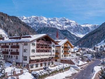 Hotel für 2 Personen, mit Ausblick und Sauna sowie Balkon in Wolkenstein