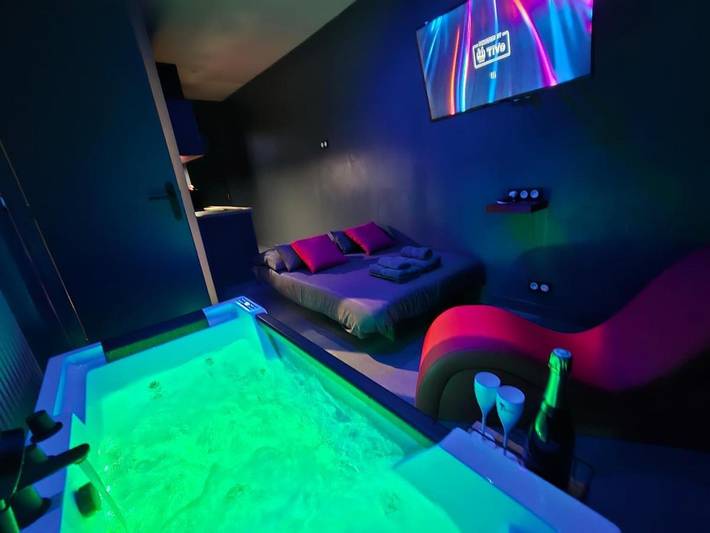 Maison d’hôte pour 2 personnes, avec terrasse ainsi que jardin et jacuzzi à Fouras - 2