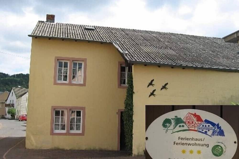 Ehemaliger Bauernhof! Wandern und Fahrrad fahren im Herzen der Eifel in Waxweiler, Eifelkreis Bitburg-Prüm