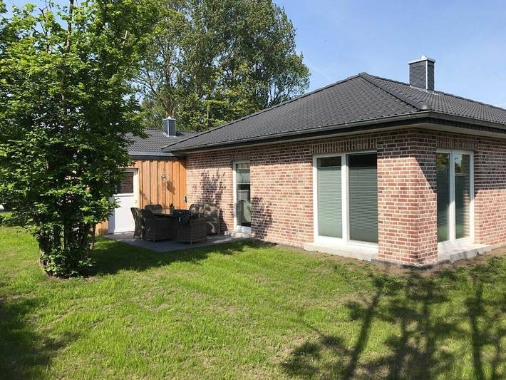 Ferienhaus für 6 Personen, mit Terrasse und Garten sowie Sauna in Neue Tiefe