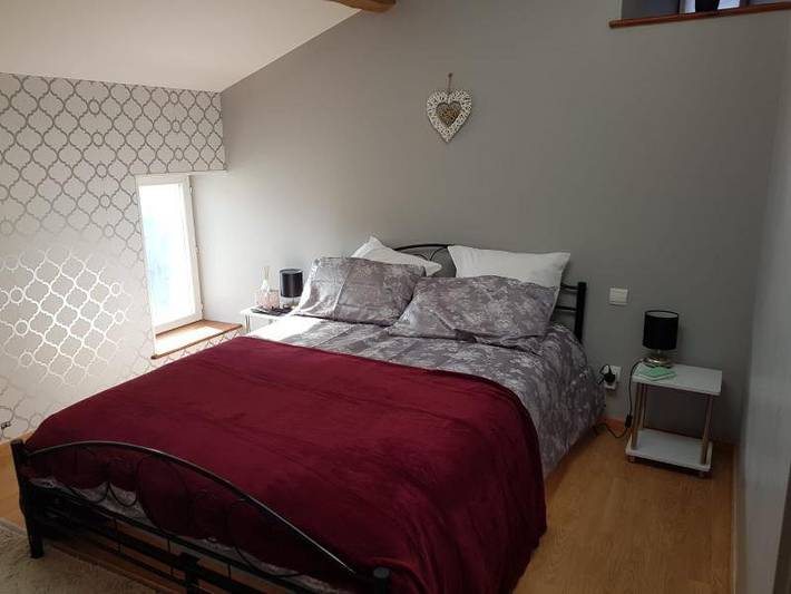 Location de vacances pour 2 personnes, avec Jardin ainsi que Piscine et Vue à Clussais-la-Pommeraie
