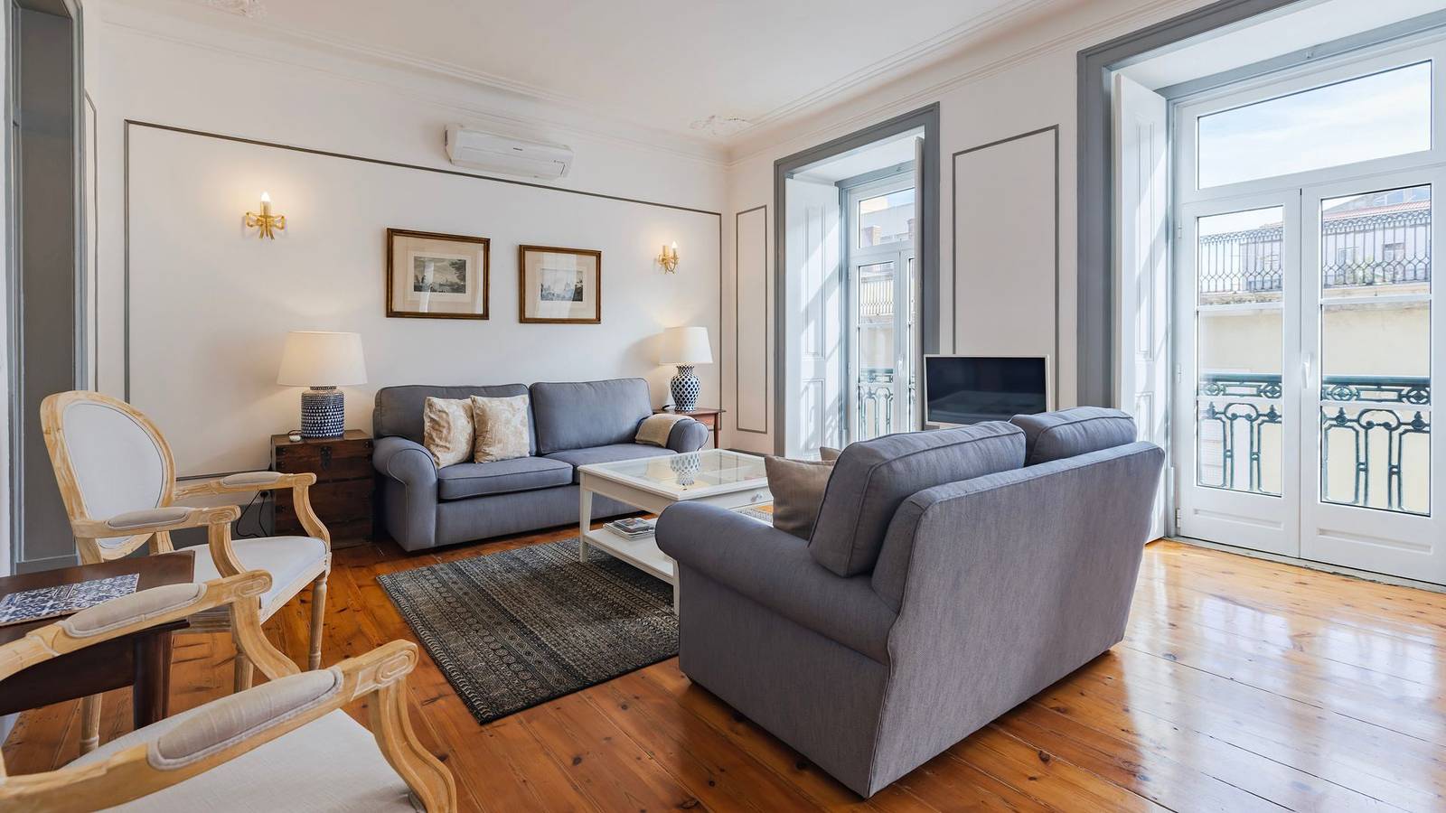 Ganze Wohnung, Classic & Super Central Apartment by Lovelystay in Mártires, Santa Maria Maior