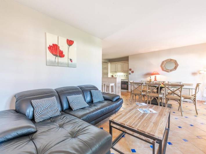 Gîte pour 6 personnes, avec piscine et balcon à La Môle - 2