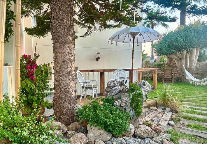 Ferienwohnung für 5 Personen, mit Terrasse und Garten sowie Pool und Ausblick