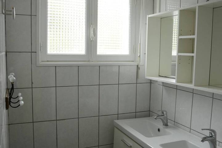 Location de vacances pour 5 personnes, avec jardin ainsi que terrasse et jacuzzi à Saint-Jean-le-Thomas - 4