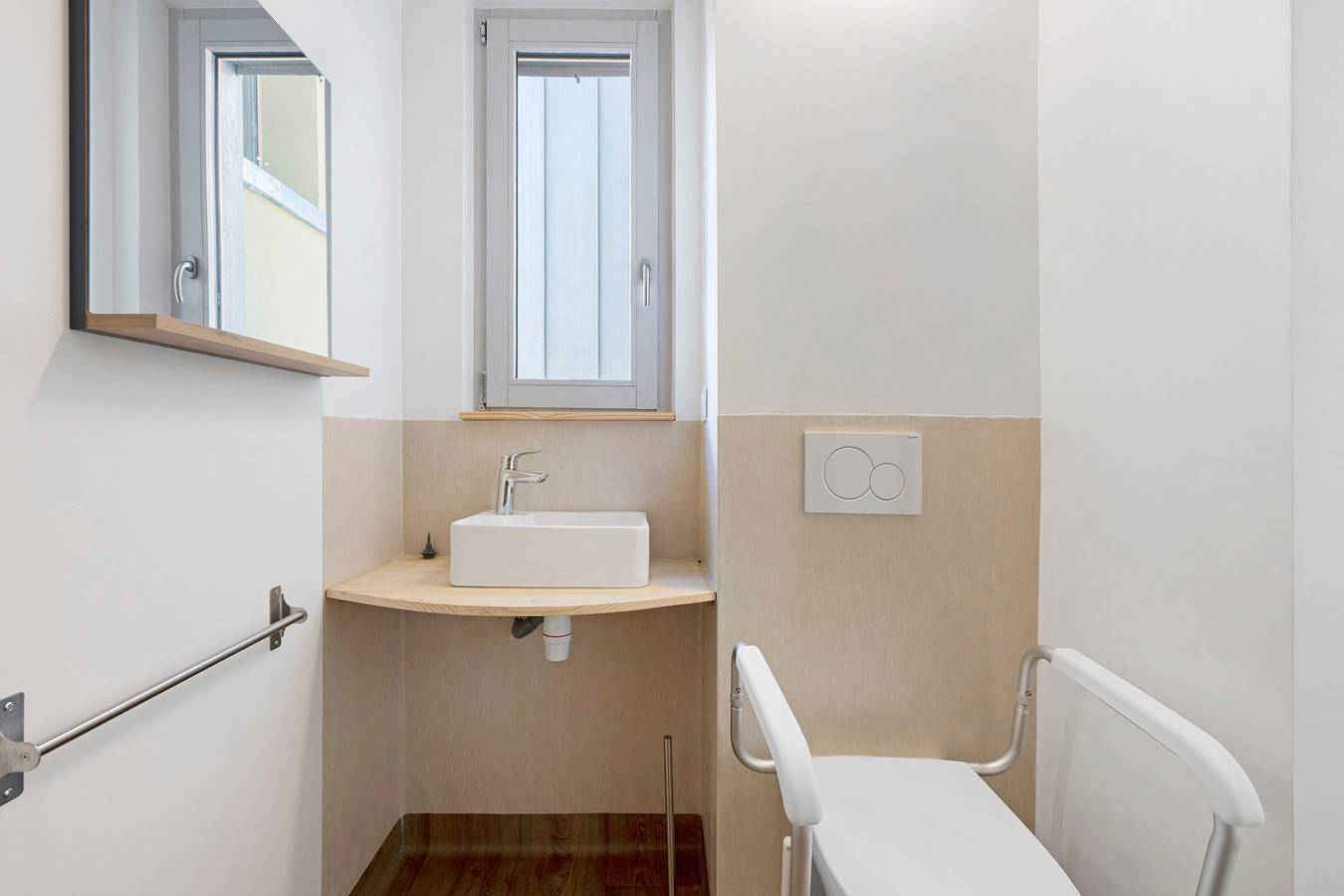 Chambre 3 – L’Auberge Le Toit Vert : Simplicité et convivialité en hyper centre in Moûtiers, Massif du Mont-Blanc