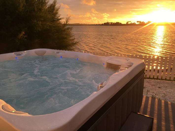 Location de vacances pour 12 personnes, avec jacuzzi et jardin dans Plage du Ruguel - 3